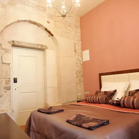 بيت ضيافة Palace Augubio سبليت