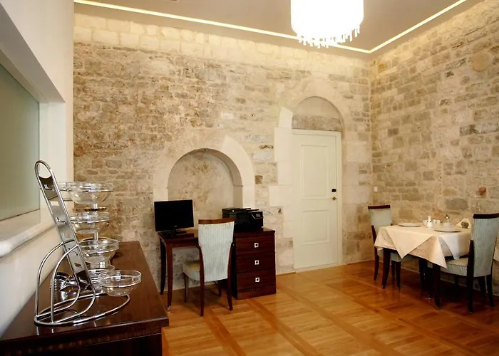 パレス アウグビオ