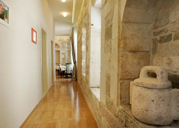 パレス アウグビオ