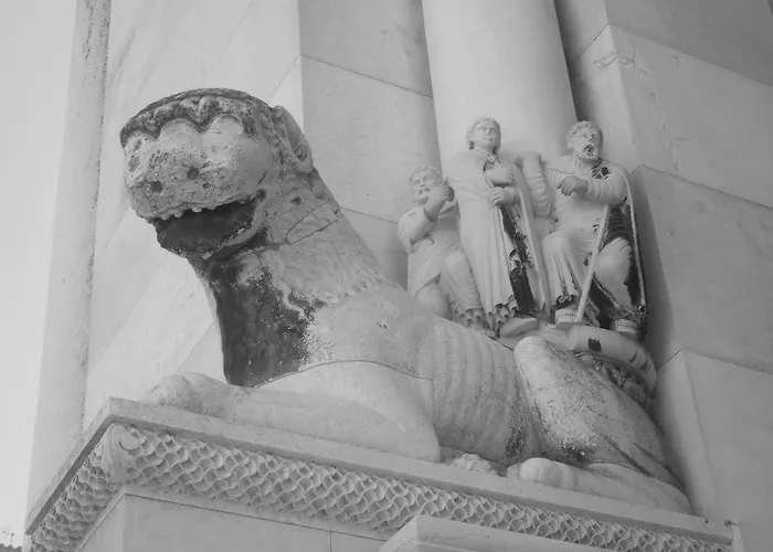 ゲストハウス パレス アウグビオ