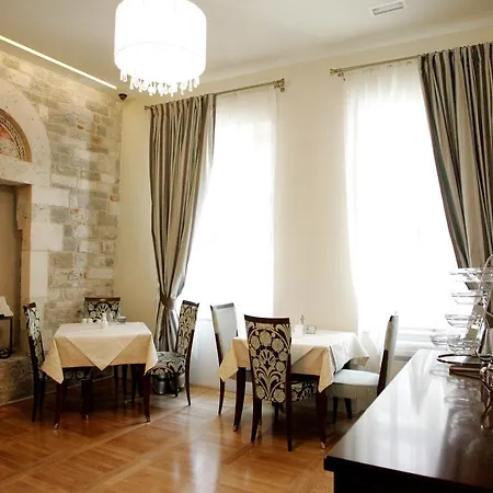 Palace Augubio Split